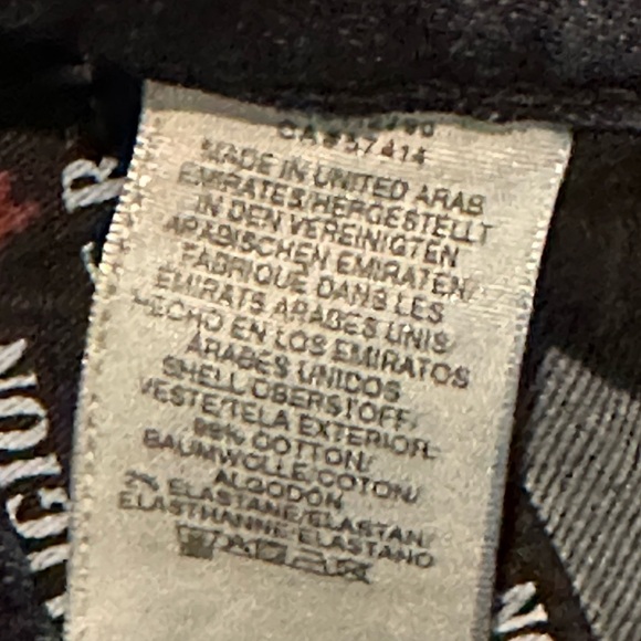 True Religion Men’s Rocco Manchester United. Dark Blue denim with red tags. - Picture 6 of 10